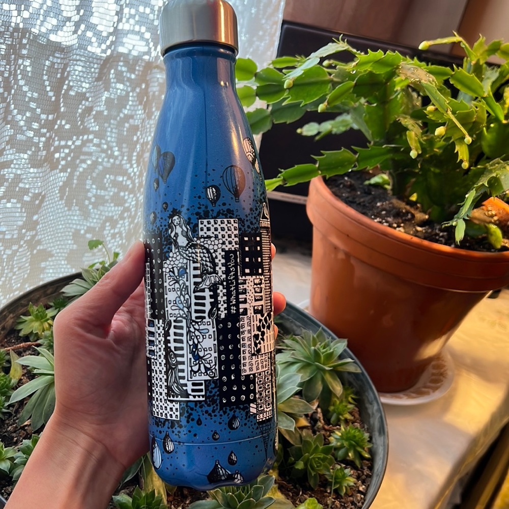 Excellent condition swell+Starbucks water bottle
